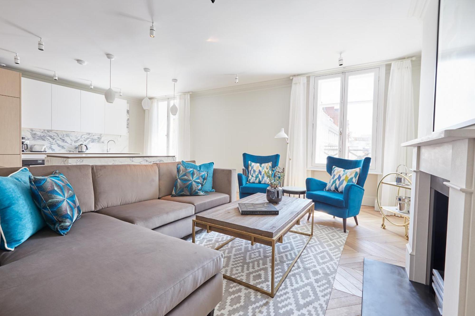 Sonder King Street Aparthotel Лондон Екстериор снимка