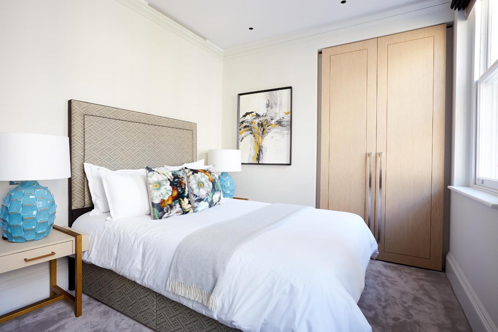 Sonder King Street Aparthotel Лондон Екстериор снимка